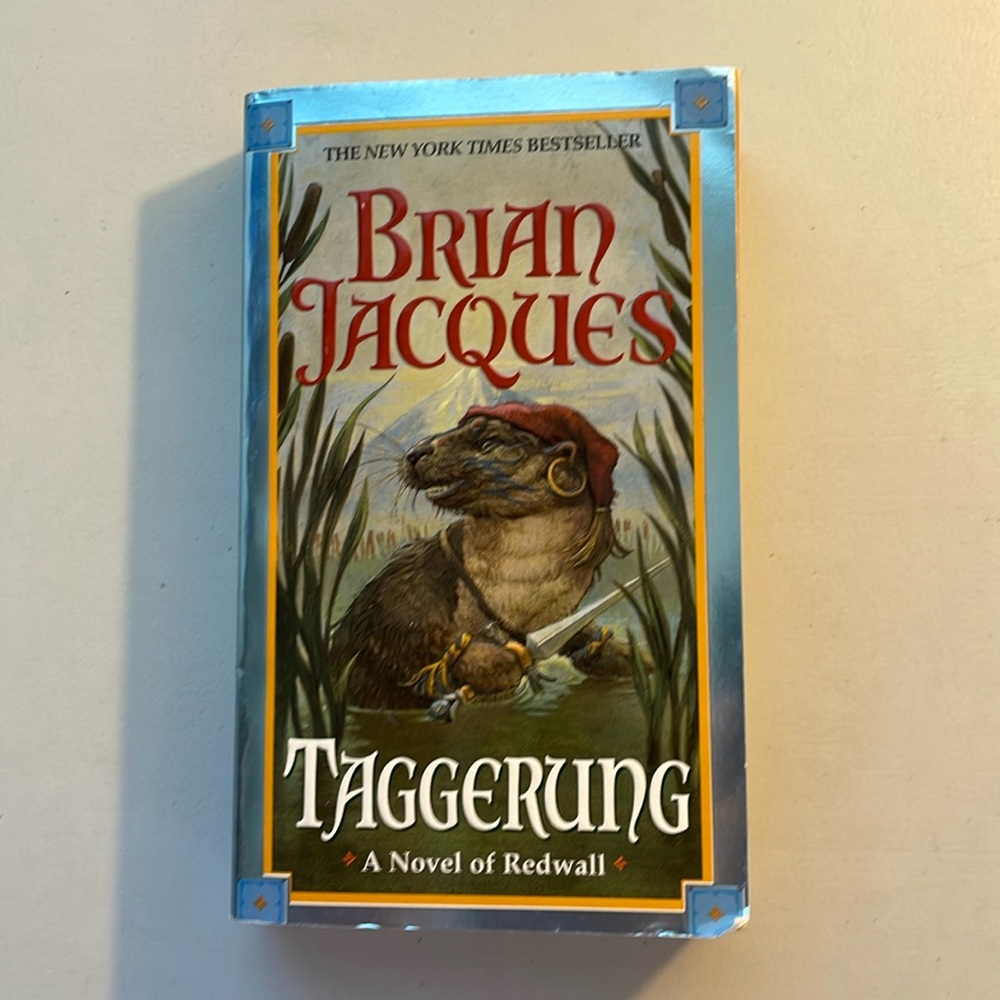 📚2/$6  Taggerung #14 in the Redwall Series